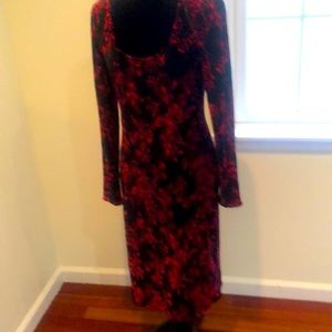 Gorgeous body con velvety long dress